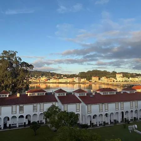 Con Terraza Y Vistas Al Mar En La