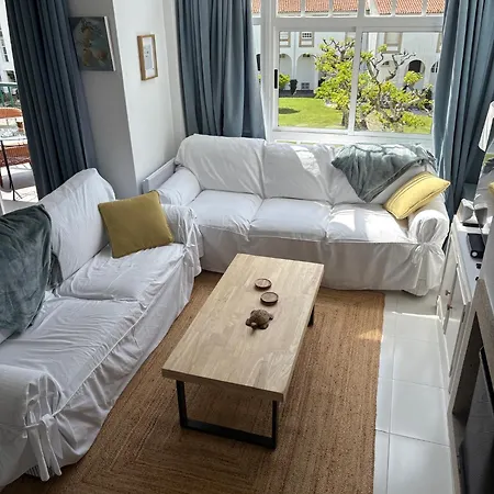 アパート Con Terraza Y Vistas Al Mar En La *