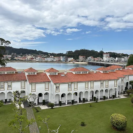 Con Terraza Y Vistas Al Mar En La アパート *