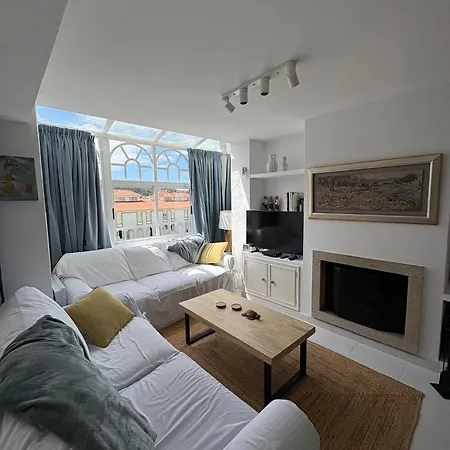 Con Terraza Y Vistas Al Mar En La イスラ・デ・ラ・トハ