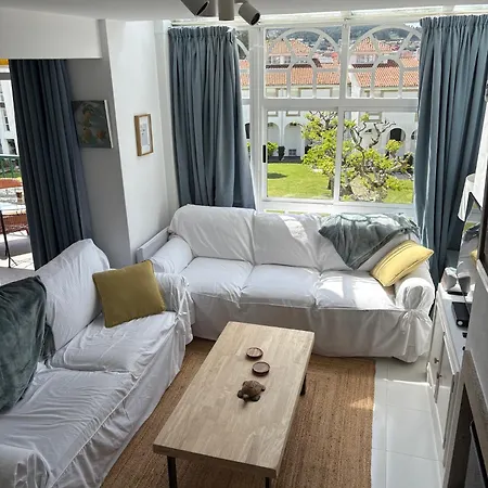 Con Terraza Y Vistas Al Mar En La イスラ・デ・ラ・トハ