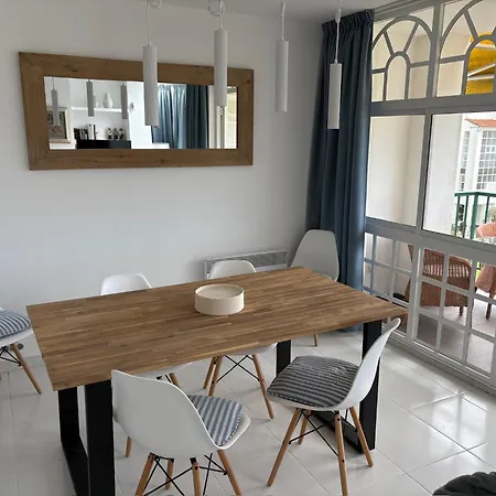 アパート Con Terraza Y Vistas Al Mar En La *