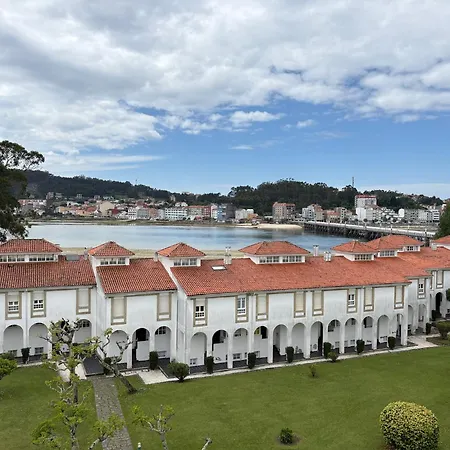 Con Terraza Y Vistas Al Mar En La アパート *
